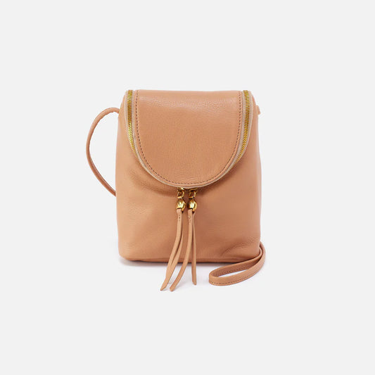 Fern Crossbody In Pebbled Leather- Sandstorm